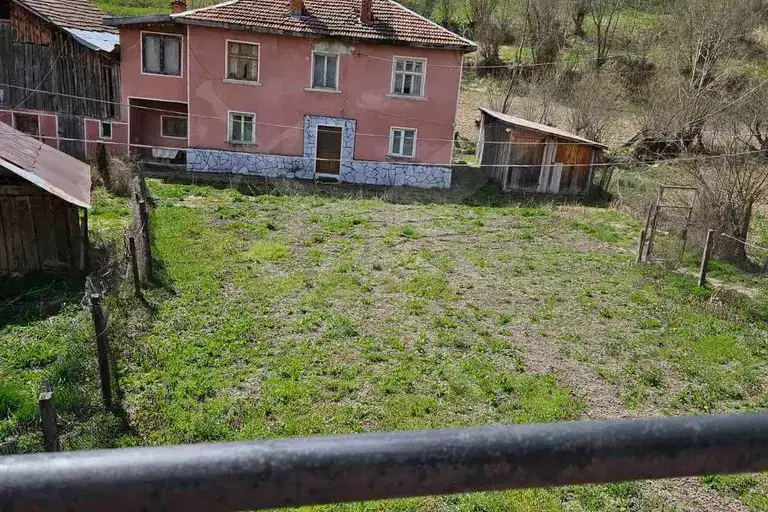 Къща в Смолян, с. Борино