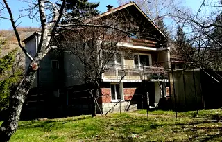 Къща в Перник, с. Боснек