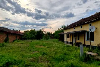 Къща в Плевен, с. Бреница