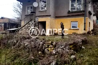 Къща в София, с. Цацаровци
