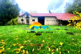 Къща във Варна, с. Царевци