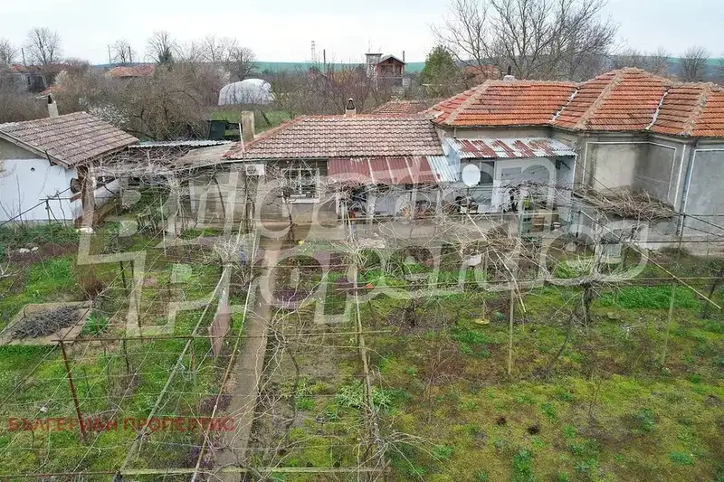 Къща във Варна, с. Царевци