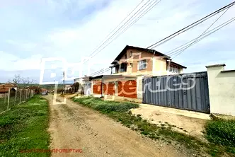 Къща в Бургас, с. Черни връх