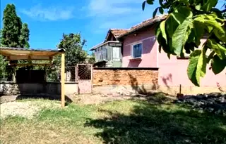 Къща във Велико Търново, с. Червена