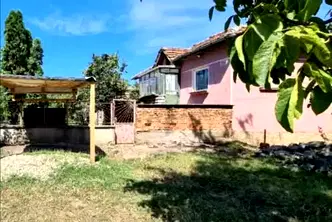 Къща във Велико Търново, с. Червена