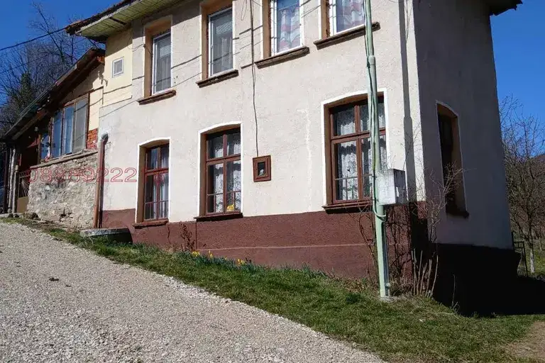 House in Oblast Lovech, Chiflik