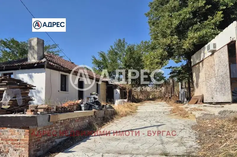 Къща в Бургас, с. Дебелт