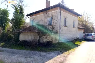 Къща във Велико Търново, с. Дичин