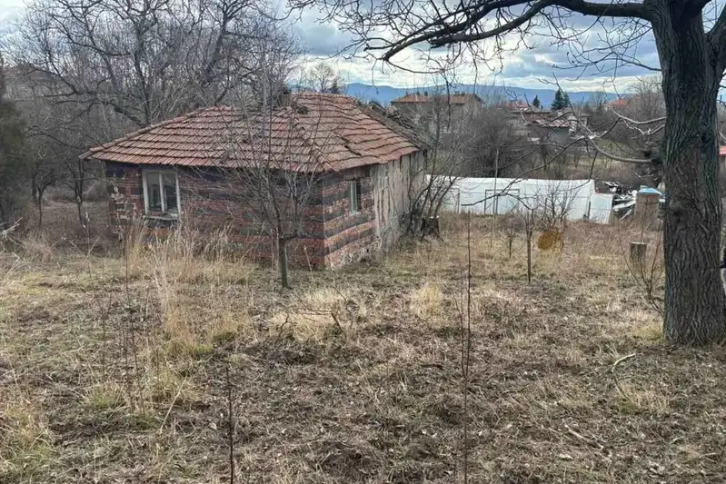 Къща в Перник, с. Дивотино
