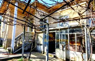 Къща във Велико Търново, с. Джулюница