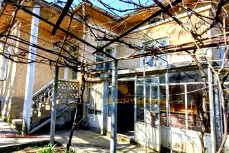 Къща във Велико Търново, с. Джулюница