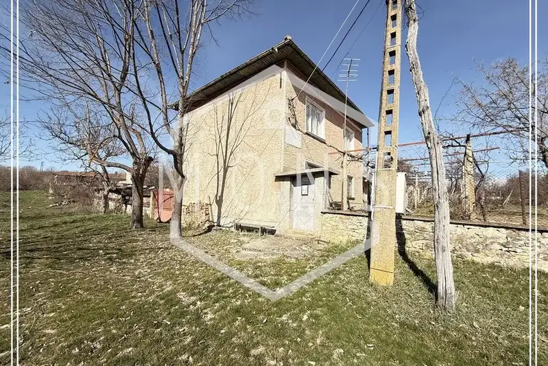 House in Oblast Gabrovo, Dobromirka