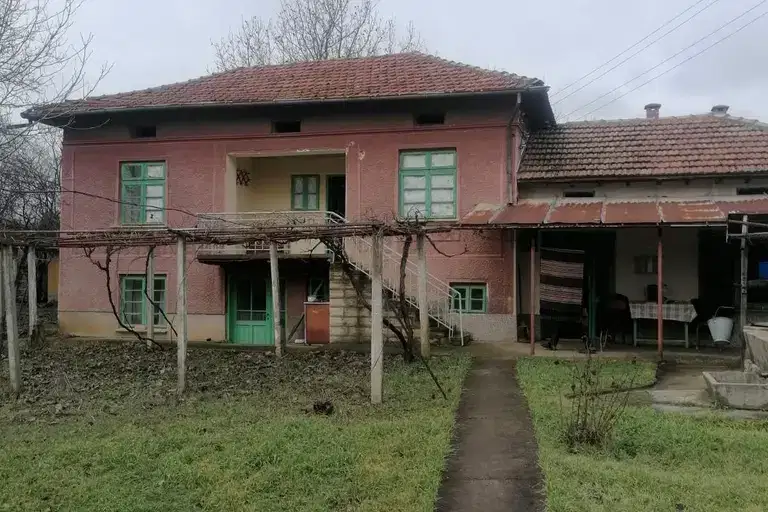 Къща във Велико Търново, с. Долна Липница