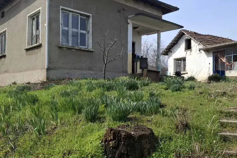 Къща във Враца, с. Долни Вадин
