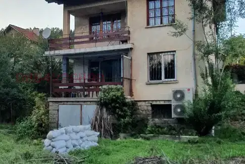 House in Pernik, Dragichevo