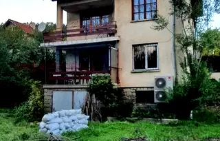 Къща в Перник, с. Драгичево
