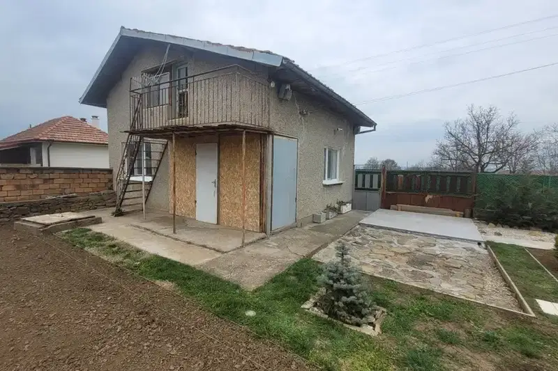 Къща във Велико Търново, с. Дъскот