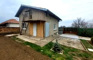Къща във Велико Търново, с. Дъскот