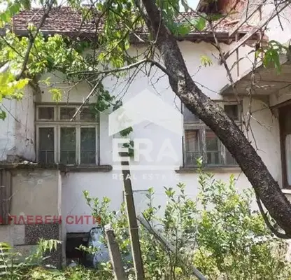 Снимка 5 — Къща с три сгради и двор в с. Еница, област Плевен