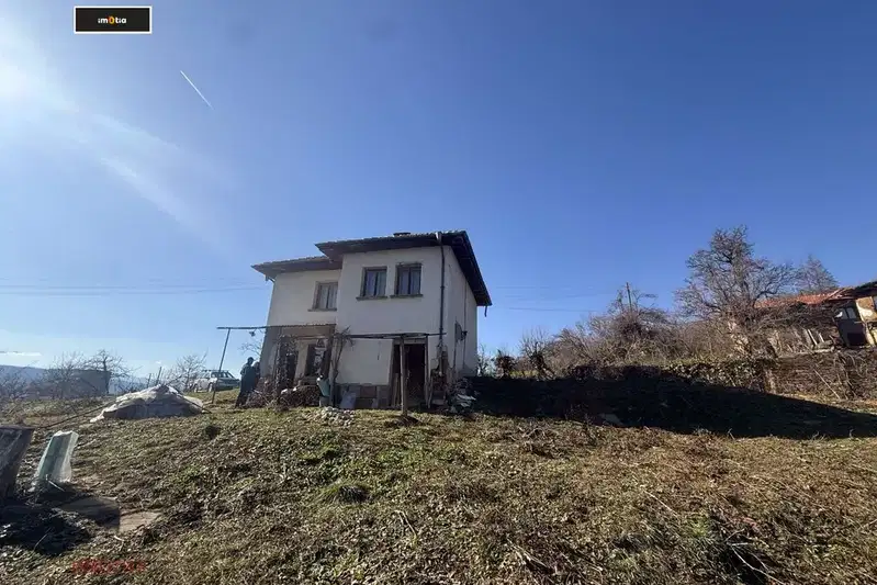 House in Oblast Lovech, Golyama Jelyazna