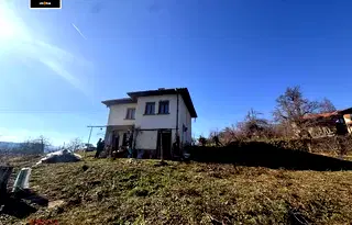 Къща в Ловеч, с. Голяма Желязна