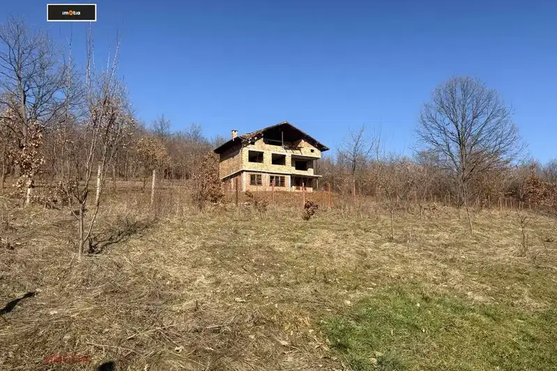 House in Oblast Lovech, Golyama Jelyazna