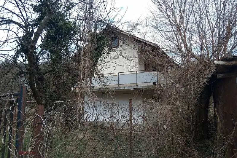Къща в Перник, с. Горна Диканя