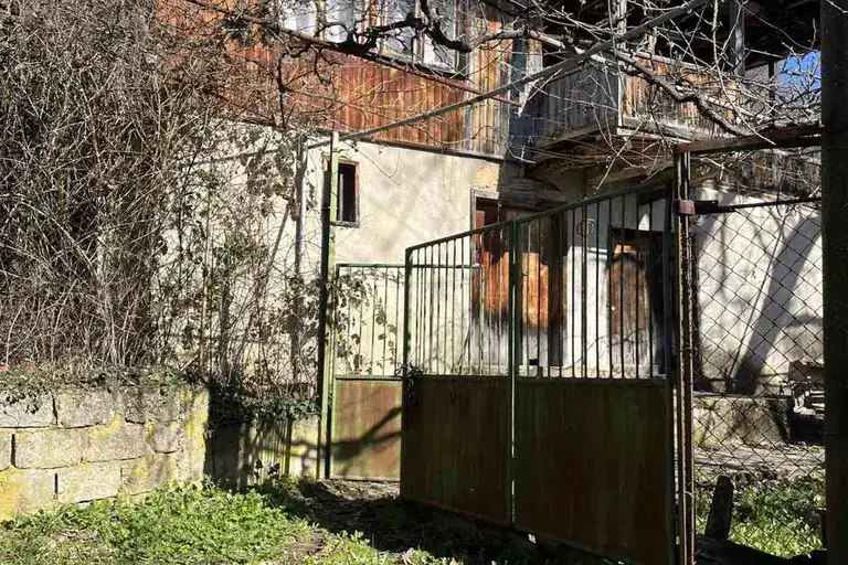 Къща в Кюстендил, с. Горна Козница