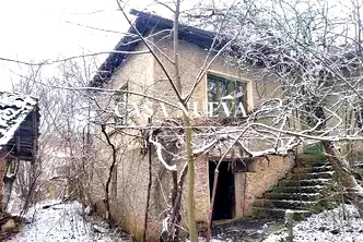 Къща в Перник, с. Горни Романци