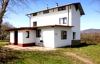 Къща в Монтана, с. Горно Озирово