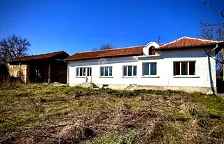 Къща във Велико Търново, с. Градина