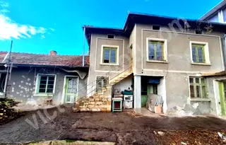 Къща във Велико Търново, с. Градина
