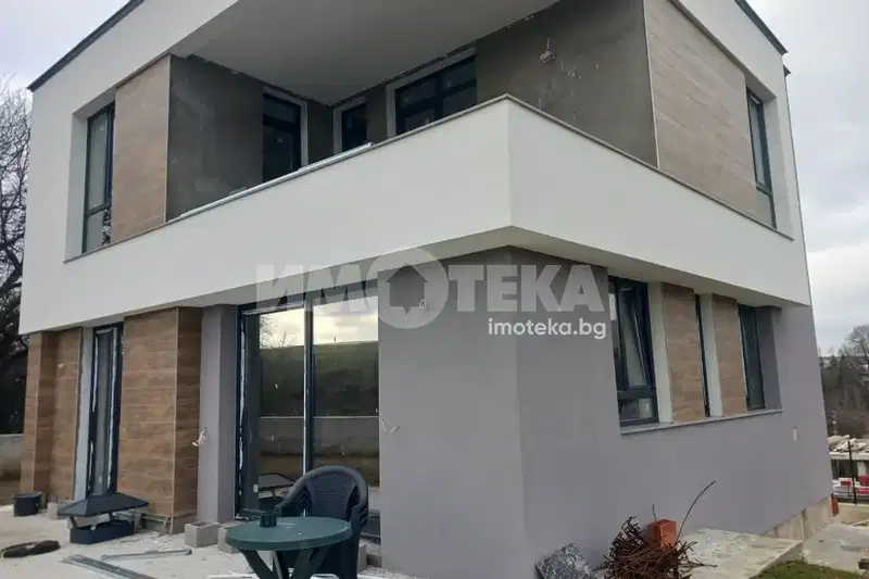 House in област София, Herakovo