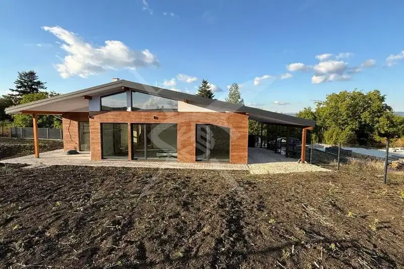 House in област София, Herakovo