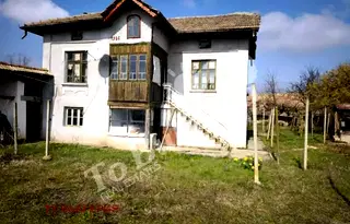 Къща във Велико Търново, с. Хотница