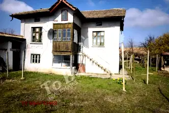 Къща във Велико Търново, с. Хотница