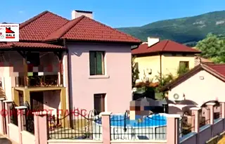 Къща в Монтана, с. Железна