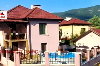 Къща в Монтана, с. Железна