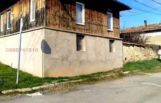 Къща във Велико Търново, с. Камен