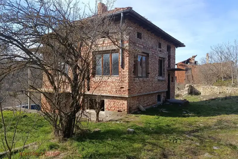 House in Oblast Lovech, Karlukovo