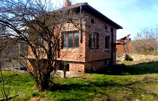 Къща в Ловеч, с. Карлуково