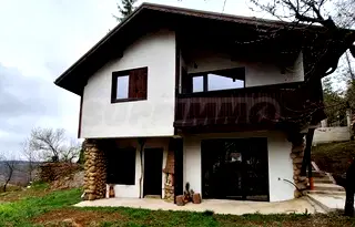 Къща в Перник, с. Кладница