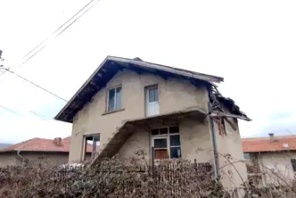 Къща в Перник, с. Кладница