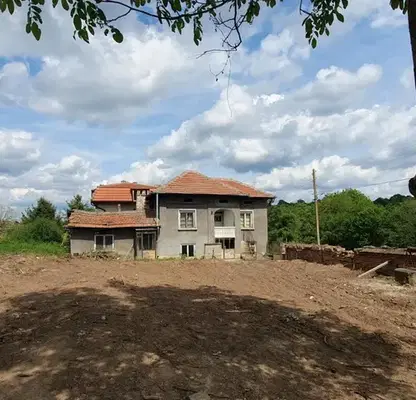 Снимка 3 — Къща с 4 стаи и голям двор в с. Коиловци, обл. Плевен