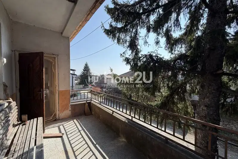 House in област София, Kostenec