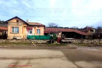Къща в Габрово, с. Крамолин