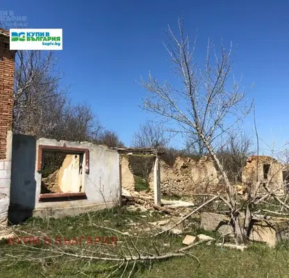 Снимка 4 — Двуетажна къща с 2 спални в с. Красен дол, област Шумен