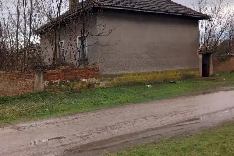 Къща във Враца, с. Крива бара