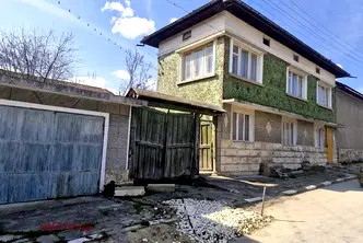 Къща в Русе, с. Кривня