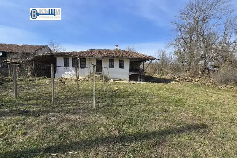 Къща във Велико Търново, с. Къпиново